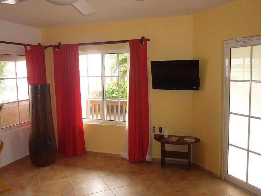 Wikkid Resort Dixon Cove المظهر الخارجي الصورة