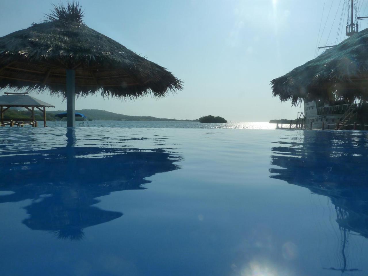 Wikkid Resort Dixon Cove المظهر الخارجي الصورة