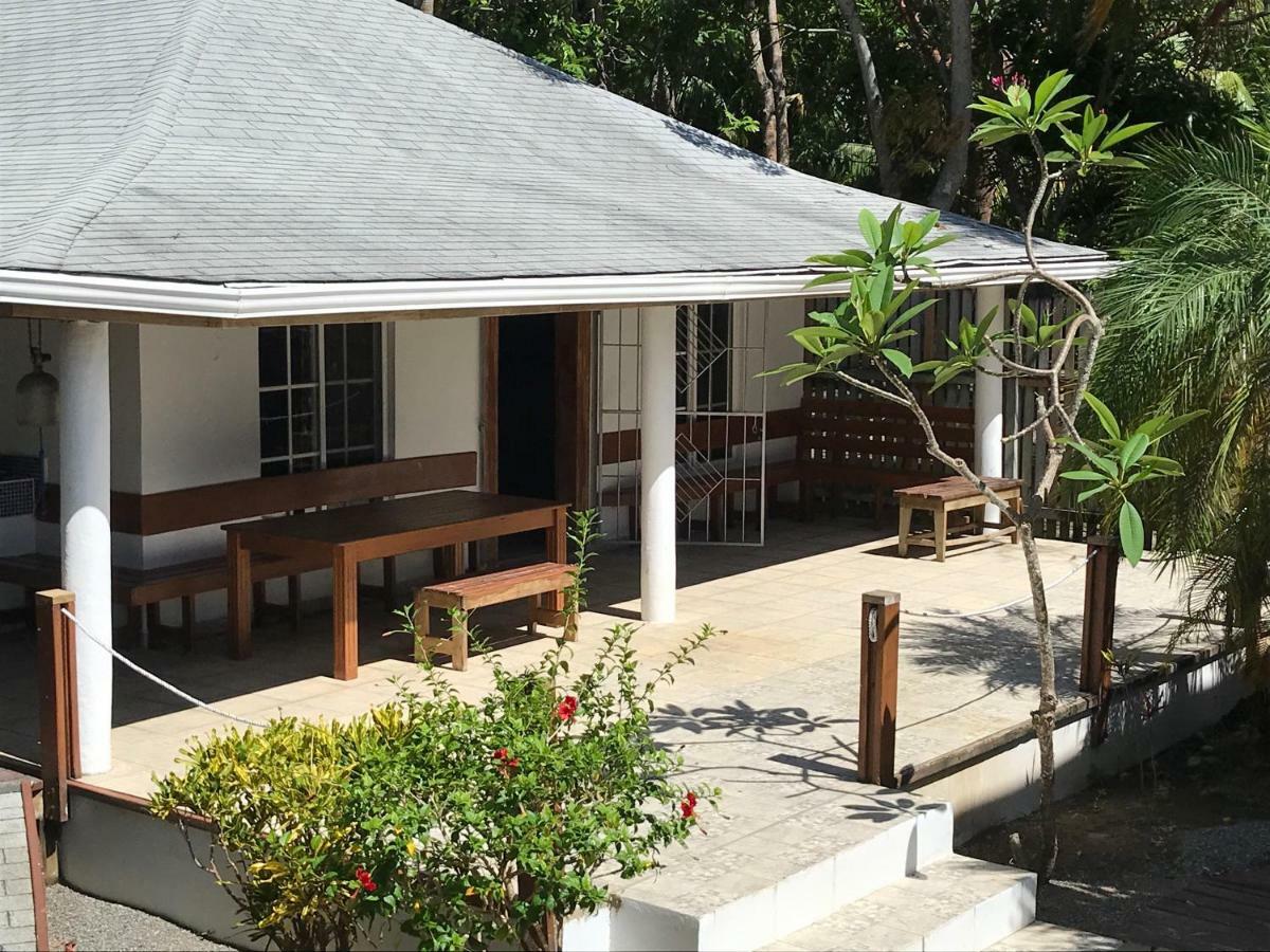 Wikkid Resort Dixon Cove المظهر الخارجي الصورة